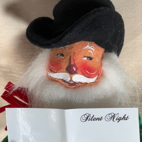 Rare 2005 Town’s Design-Annalee Dolls-12” Caroller - Picture 2 of 9